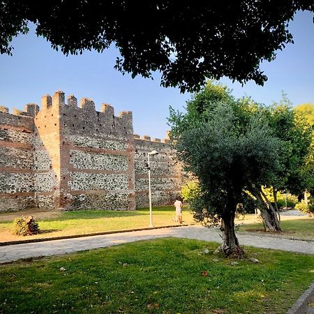 Gemuetliches Appartement In Ano Poli Salonicco Esterno foto