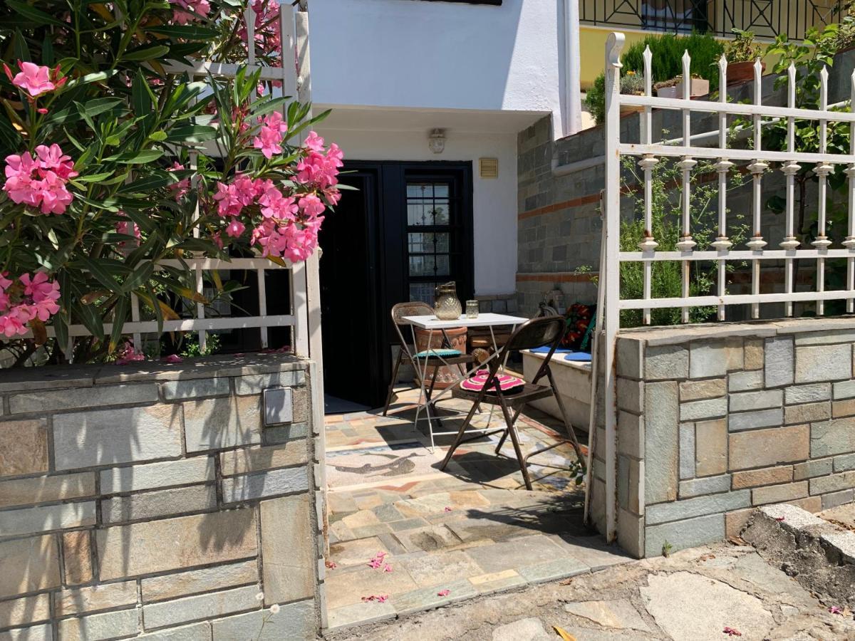 Gemuetliches Appartement In Ano Poli Salonicco Esterno foto